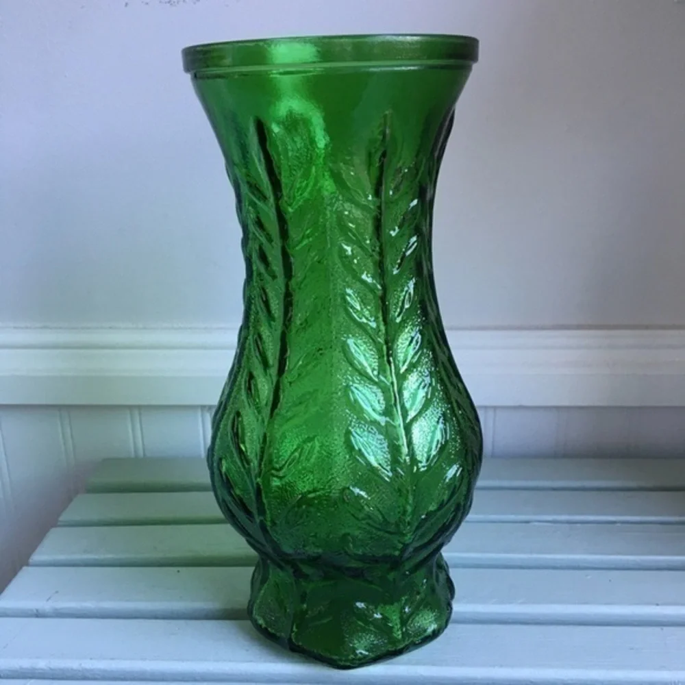 Vtg. FTD 1970s Leaf Pattern Green 10” Glass Vase